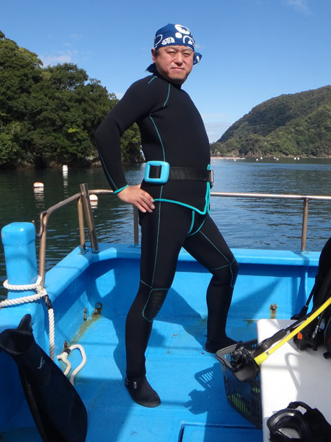 ブルーでコーディネイトの佐藤さん