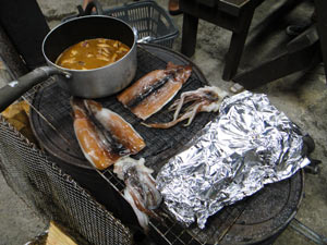 まさかのストーブでイカ焼き＆煮物