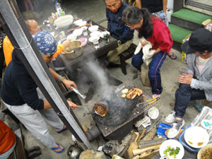 豚バラのブロックも焼きまーす