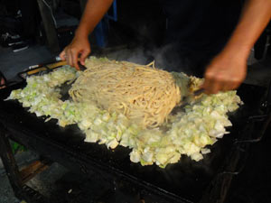 焼きそばスタート！