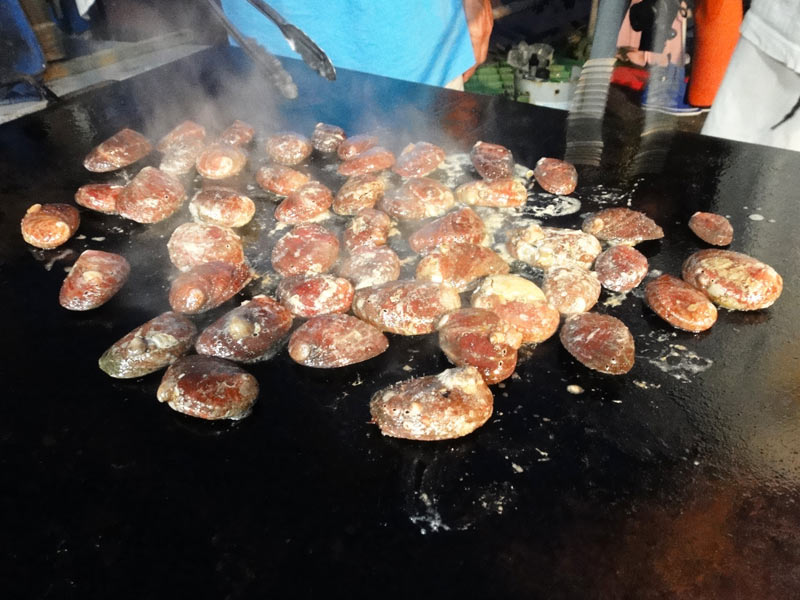 トコブシも焼きます！