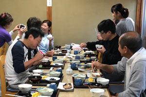 山盛りご飯と杉山さんと