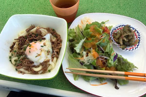 お昼はさちこ食堂で