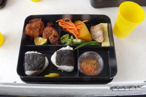 船上ランチはバランス弁当〜