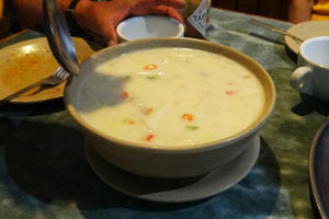 スープも大どんぶり