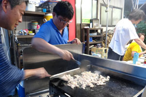 焼き手が変わってホルモン〜